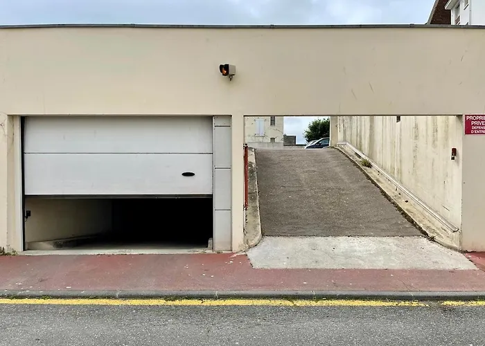 Close To Deauville, Seaview, Parking 아파트