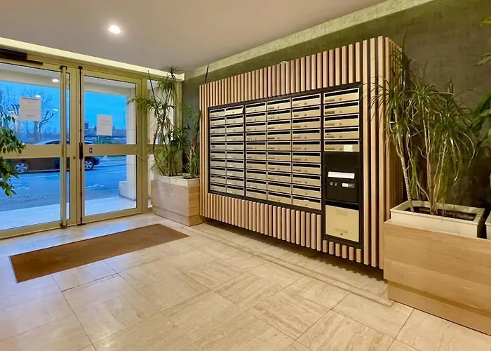 Close To Deauville, Seaview, Parking